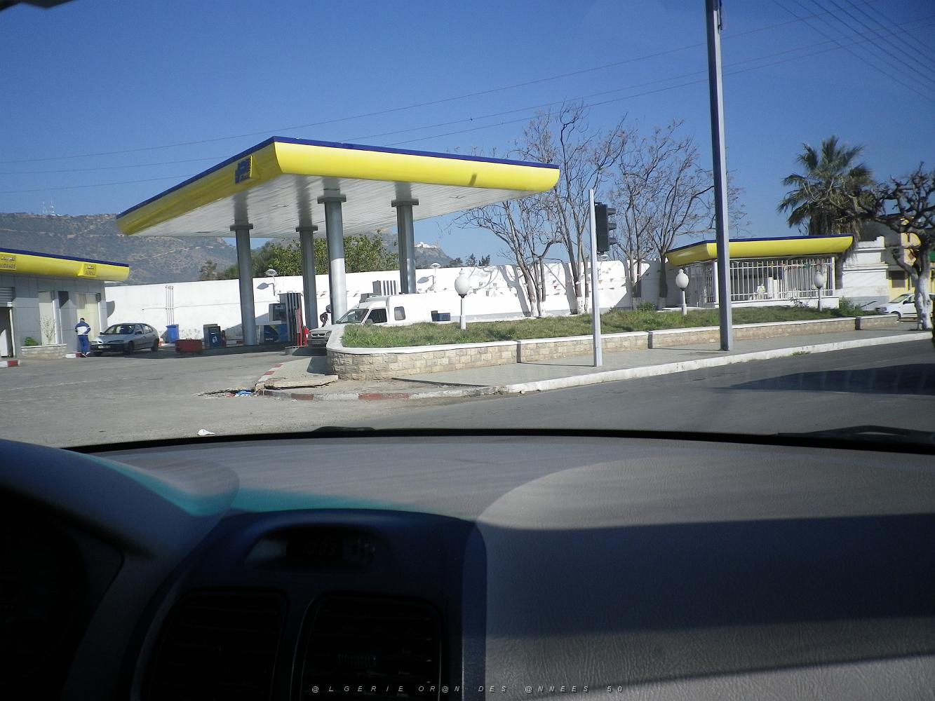 1262 station service du tir aux pistolets, juste apres l'ERAM avenue de tlemcen .JPG